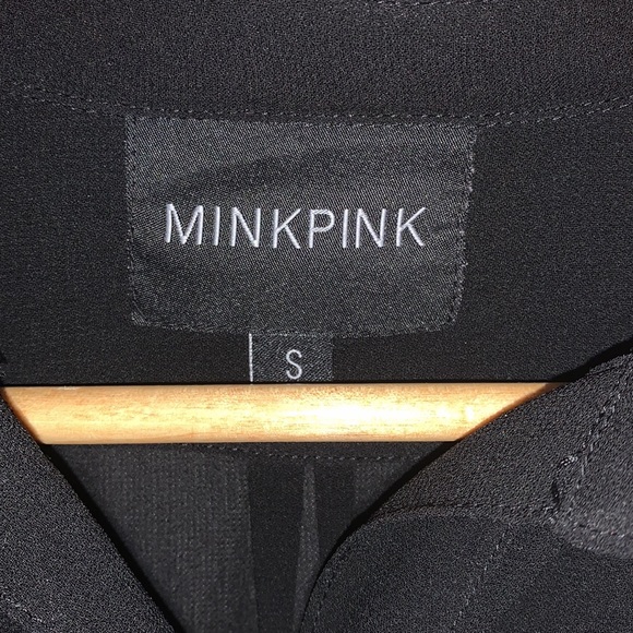 MINKPINK  blouse with cut out around the chest - Picture 6 of 6